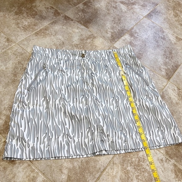Daily Sports A Swedish Story Mid Rise Stretch Athletic Skort Gray White Size 12 - Picture 4 of 11